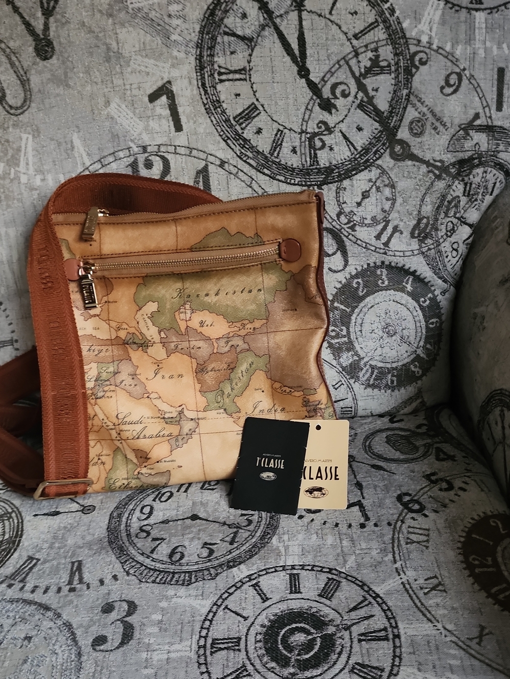 Alviero Martini 1A Classe Unisex Map-Print Crossbody in Brown and Tan Euc